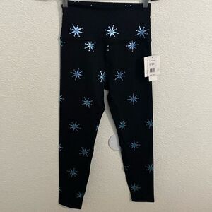 NWT- Beyond Yoga- Black with blue shimmer snowflake leggings -size Small